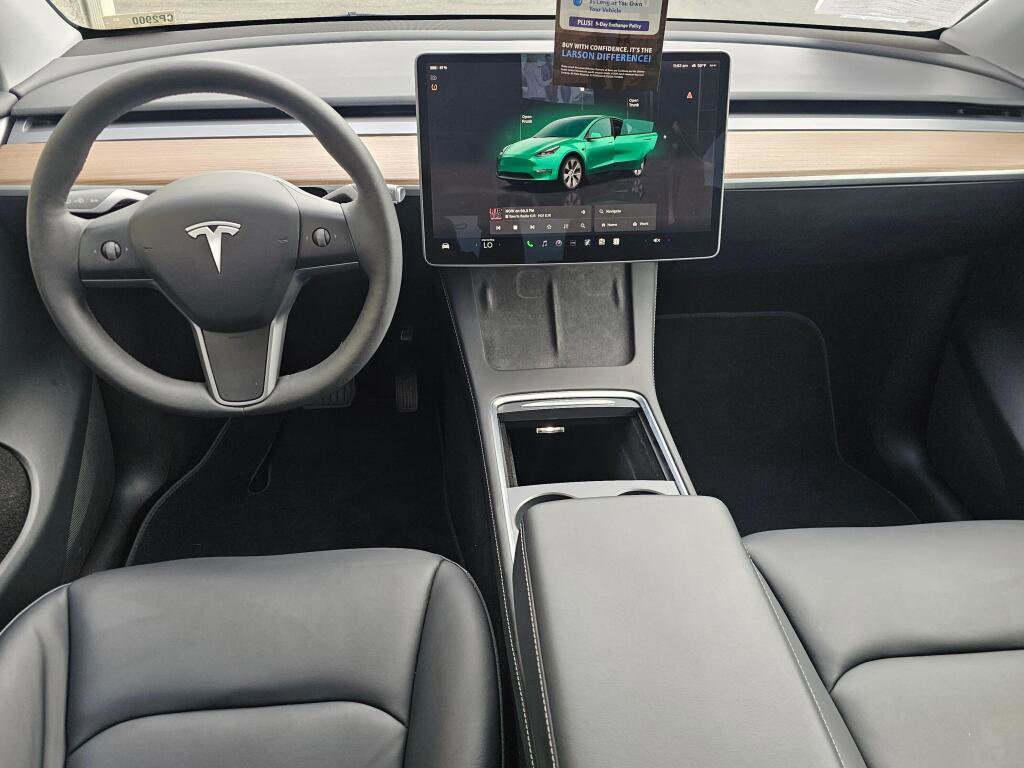 Used 2024 Tesla Model Y Long Range AWD/4WD image 21