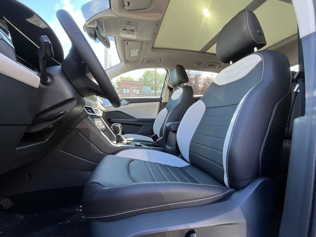 New 2026 Volkswagen Taos SEL AWD/4WD image 11
