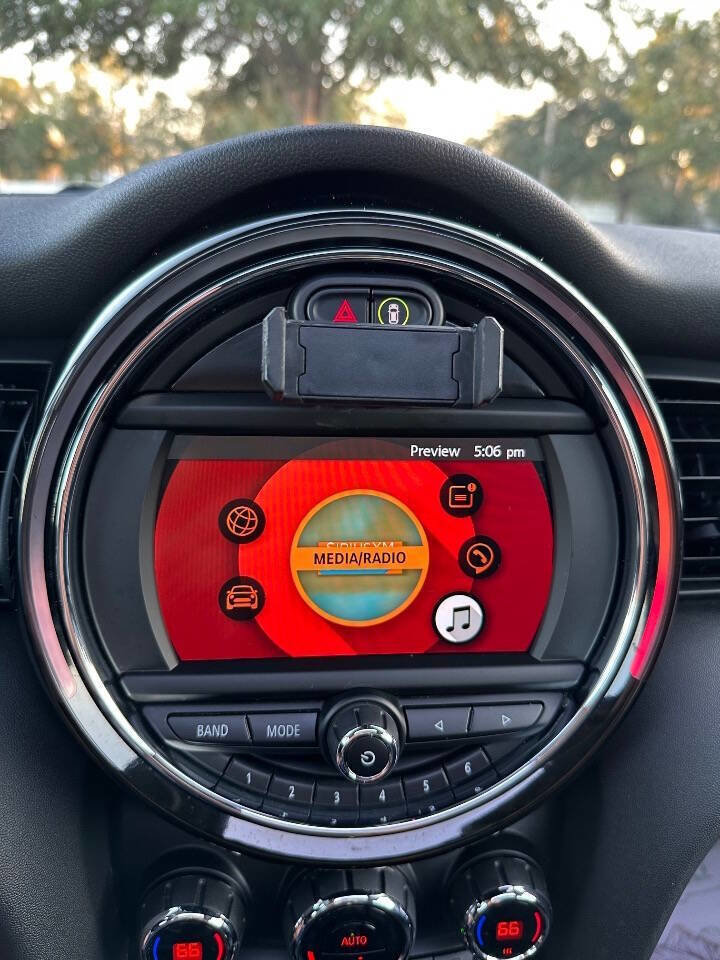 Used 2019 MINI Cooper S w/ Premium Package image 23