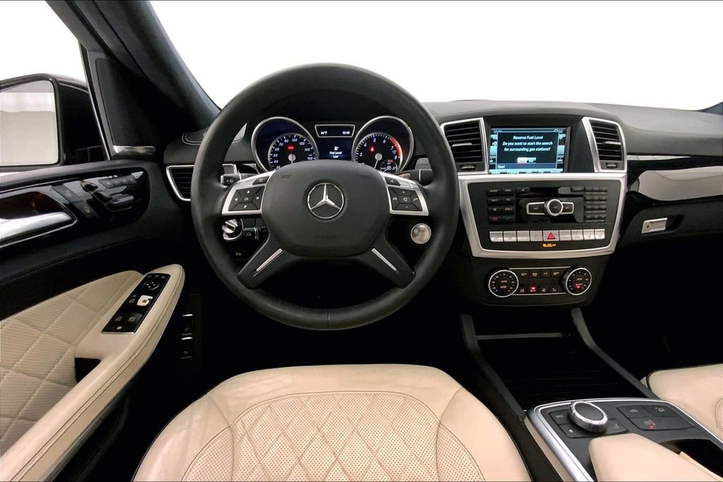 Used 2016 Mercedes-Benz GL 550 4MATIC image 4