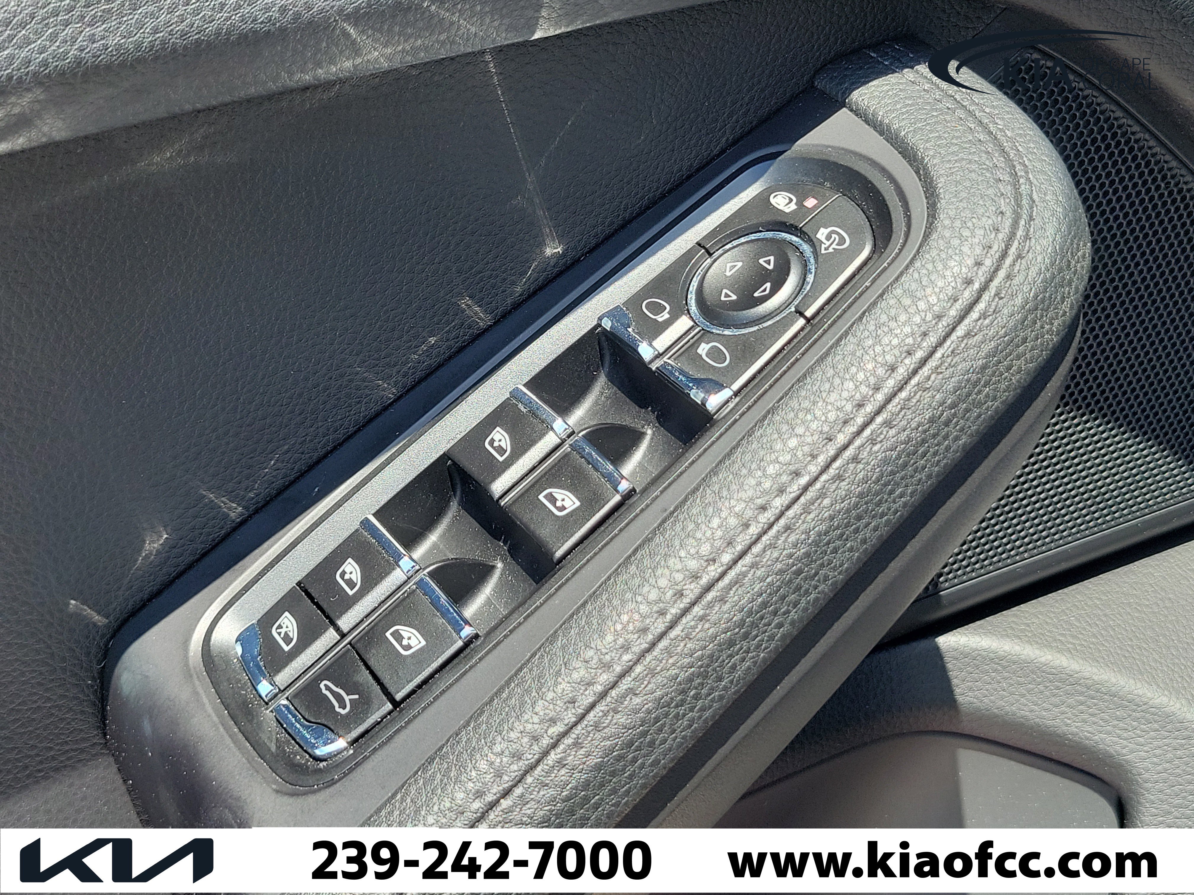Used 2021 Porsche Macan S AWD/4WD image 28