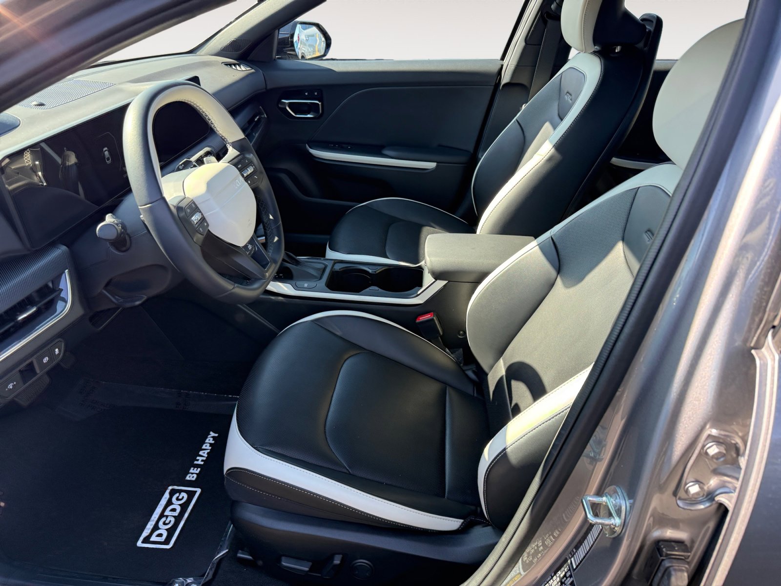 Used 2025 Kia K4 GT-Line w/ GT-Line Premium Package image 10