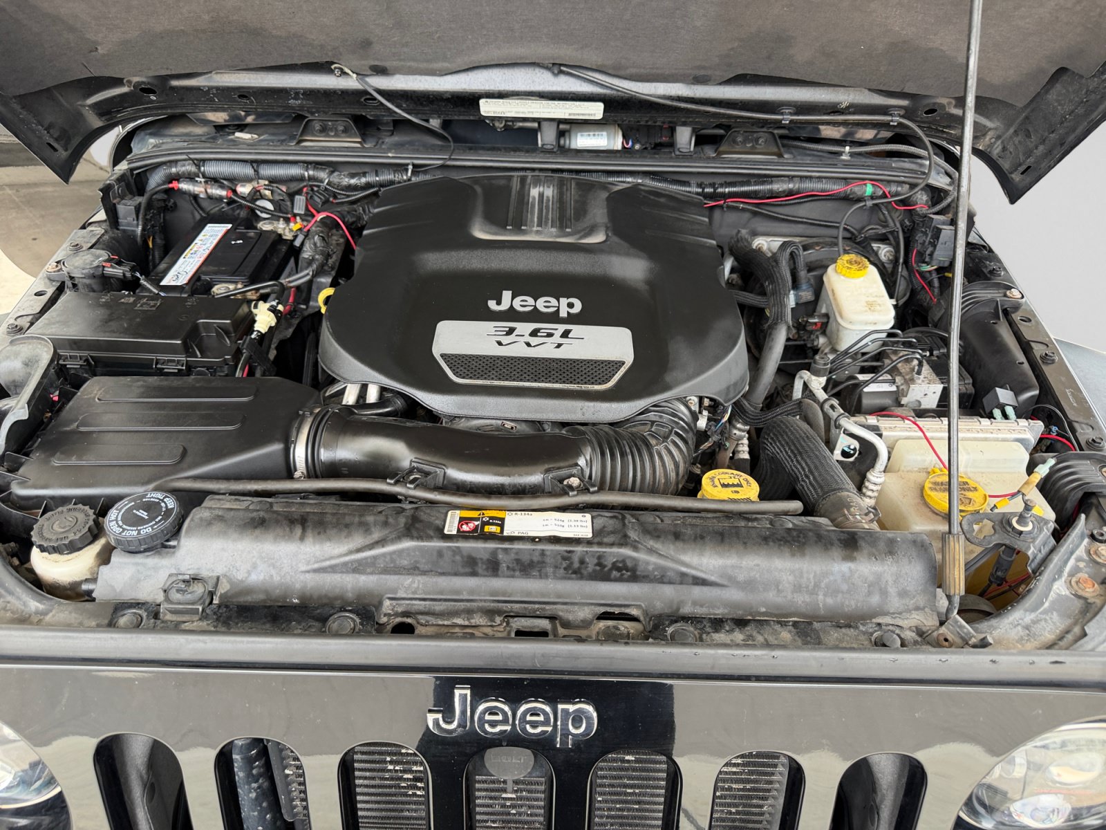 Used 2012 Jeep Wrangler Unlimited Rubicon AWD/4WD image 19