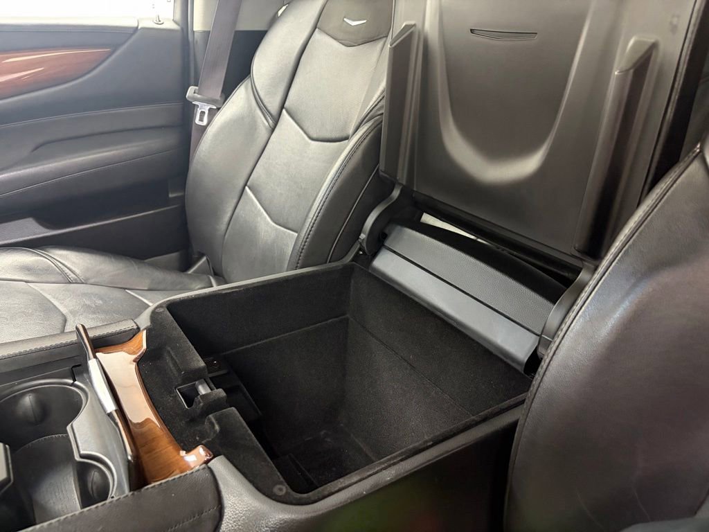 Used 2017 Cadillac Escalade ESV Luxury AWD/4WD image 25
