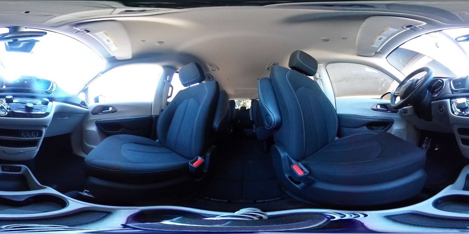 Used 2024 Chrysler Voyager LX FWD image 40