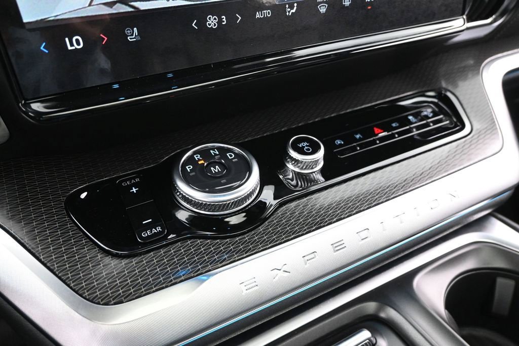 New 2026 Ford Expedition Max Platinum w/ Stealth Performance Package AWD/4WD image 9
