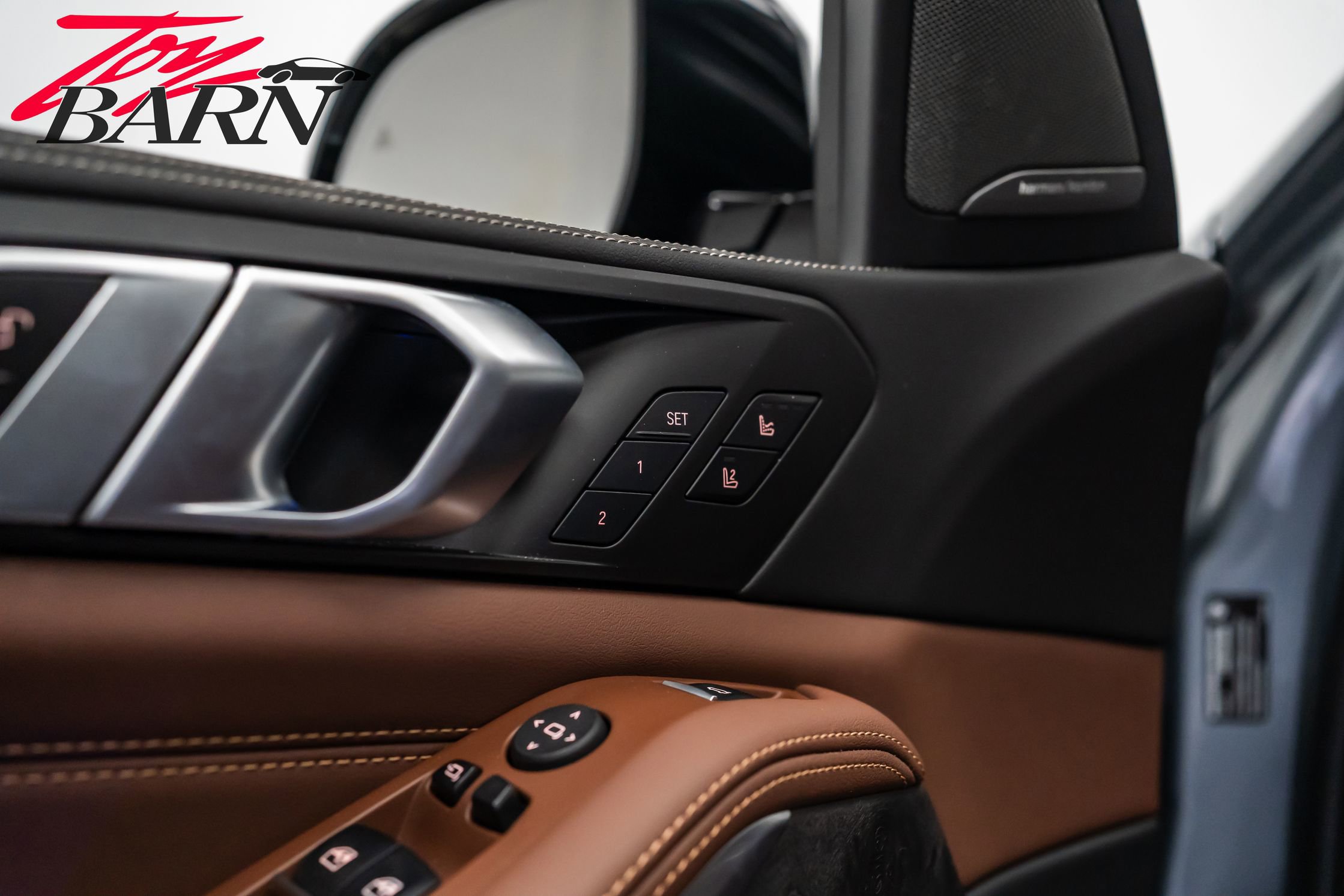 Used 2024 BMW X5 xDrive40i w/ M Sport Package image 21