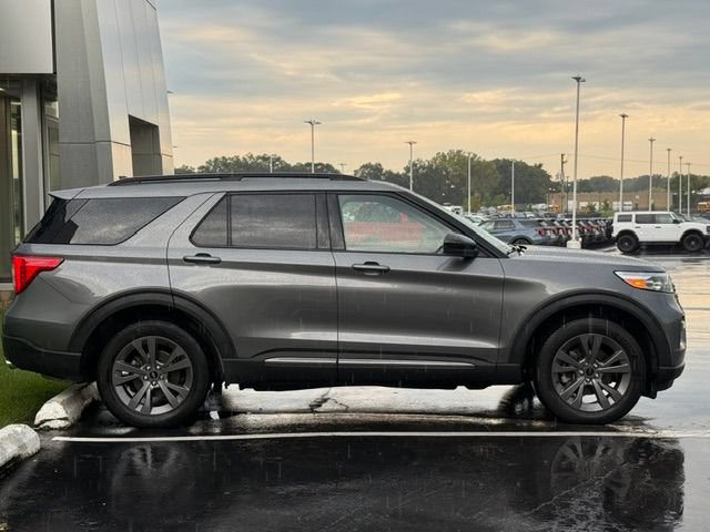 Certified 2024 Ford Explorer XLT w/ Equipment Group 202A AWD/4WD image 6