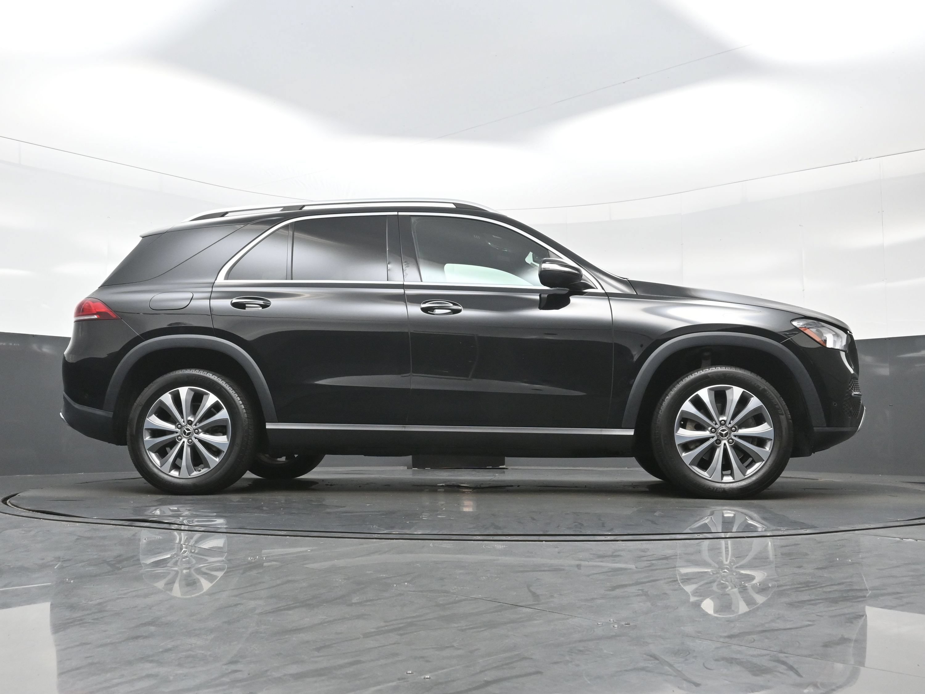 Used 2021 Mercedes-Benz GLE 350 w/ Premium Package image 34