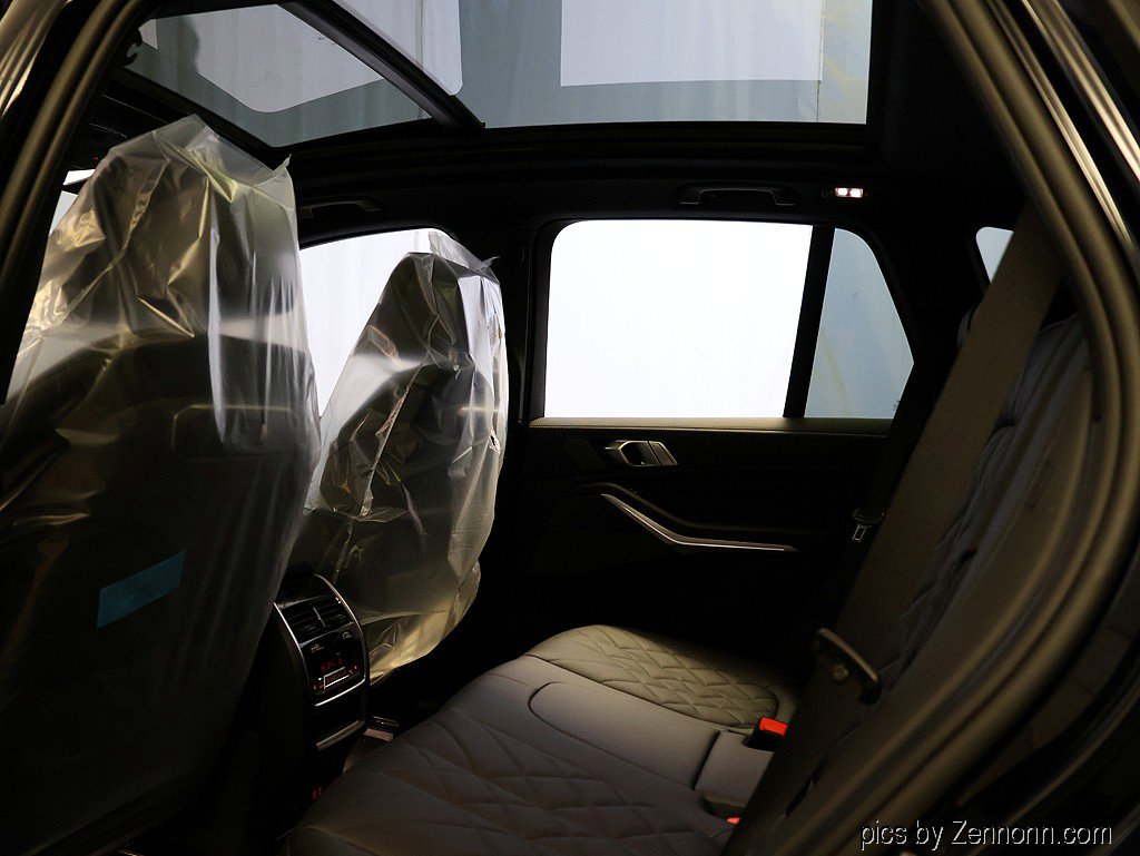 New 2026 BMW X5 xDrive40i w/ M Sport Package AWD/4WD image 13