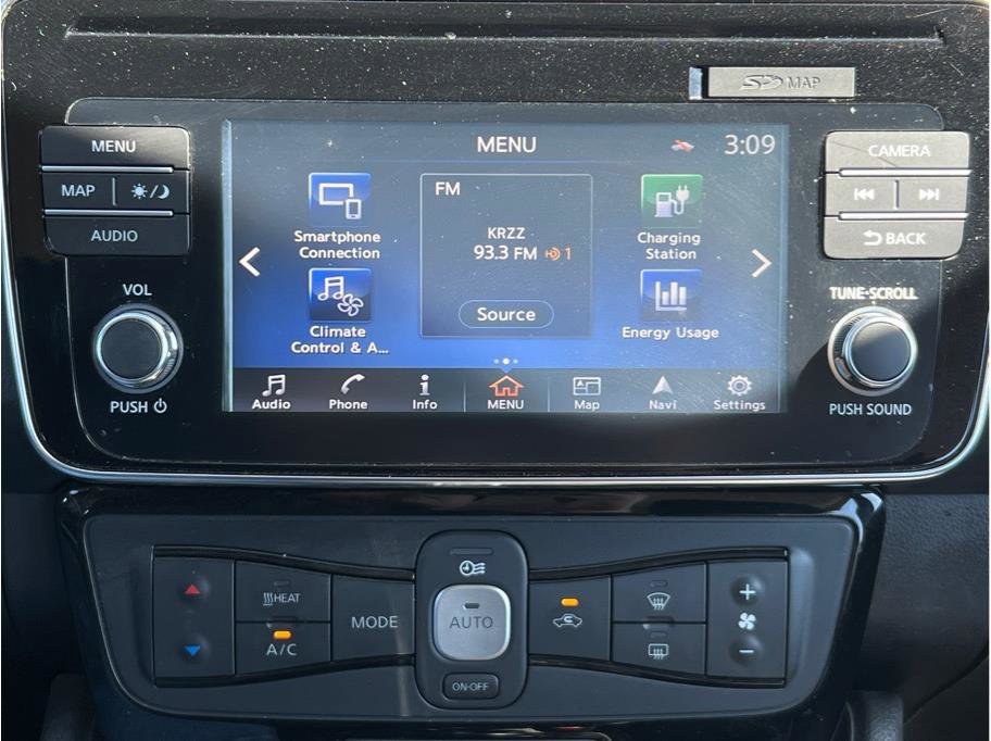 Used 2018 Nissan Leaf SV w/ SV Technology Package FWD image 12