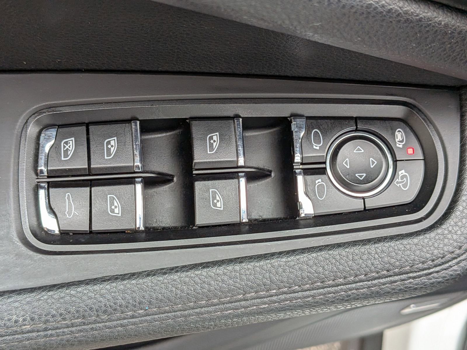 Used 2021 Porsche Macan S image 13