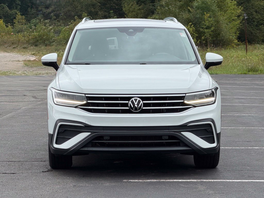 Used 2022 Volkswagen Tiguan SE AWD/4WD image 3