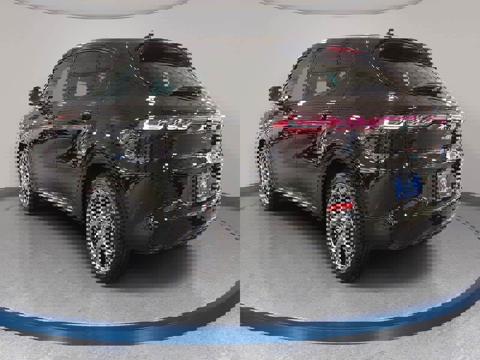 Used 2025 Alfa Romeo Tonale w/ Premium Package image 7