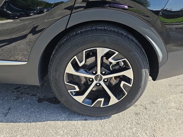 Certified 2024 Kia Sportage EX FWD image 5