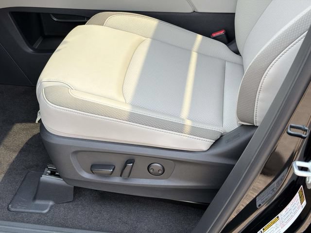 New 2026 Nissan Pathfinder SL w/ SL Premium Package (P04) AWD/4WD image 16