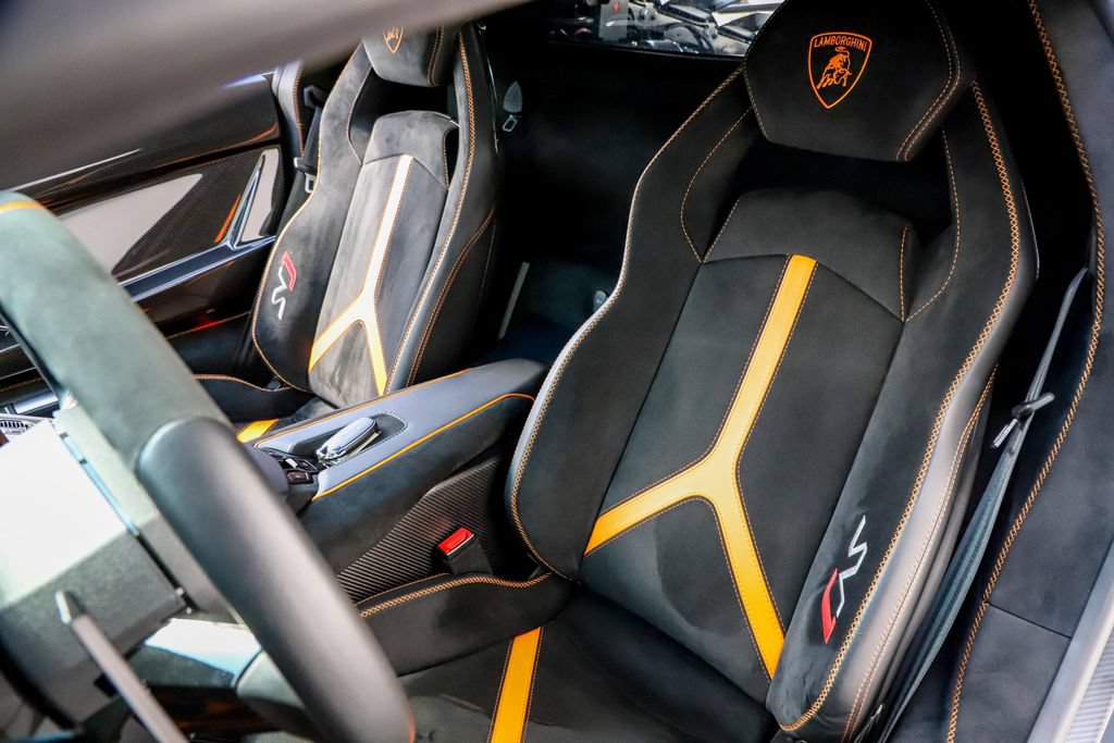 Used 2019 Lamborghini Aventador SVJ AWD/4WD image 6