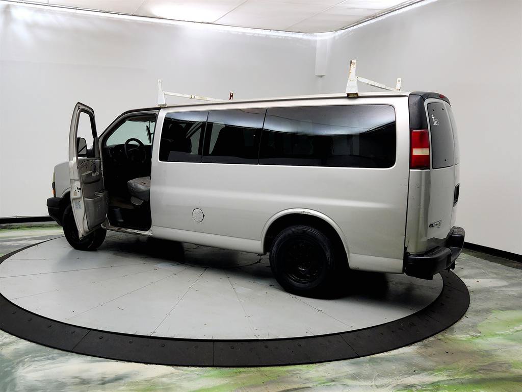 Used 2007 Chevrolet Express 1500 AWD Passenger w/ LT Preferred Equipment Group image 12