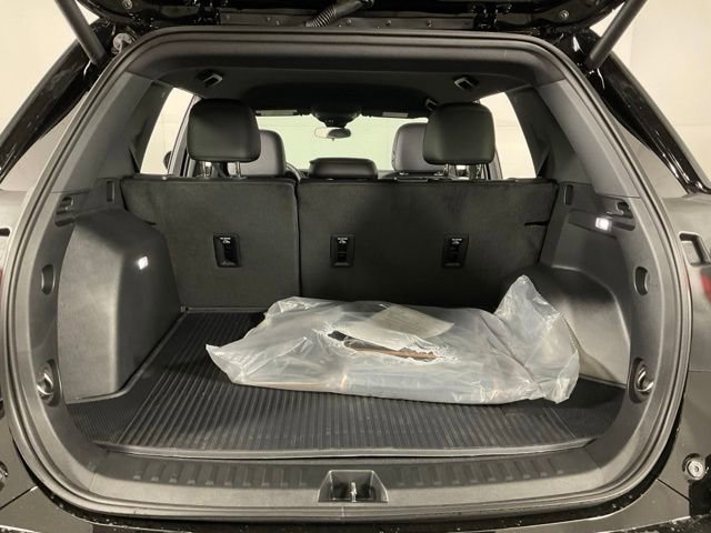 New 2026 GMC Terrain AT4 w/ LPO, Floor Liner Package image 38