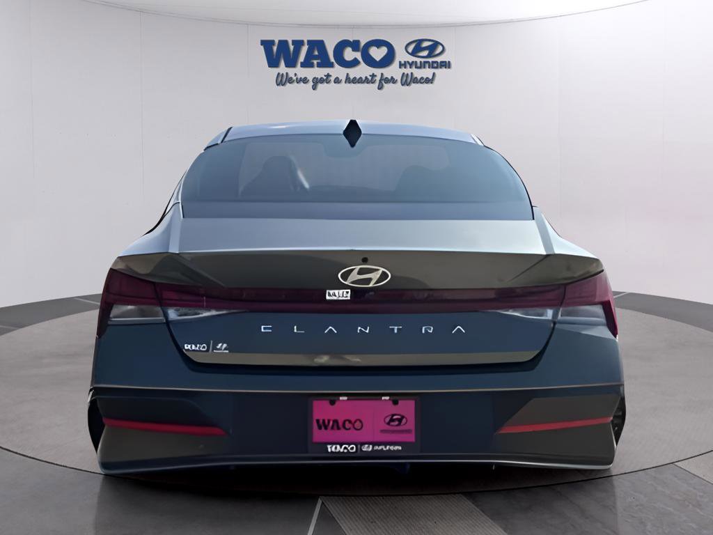 Used 2025 Hyundai Elantra SEL FWD image 14