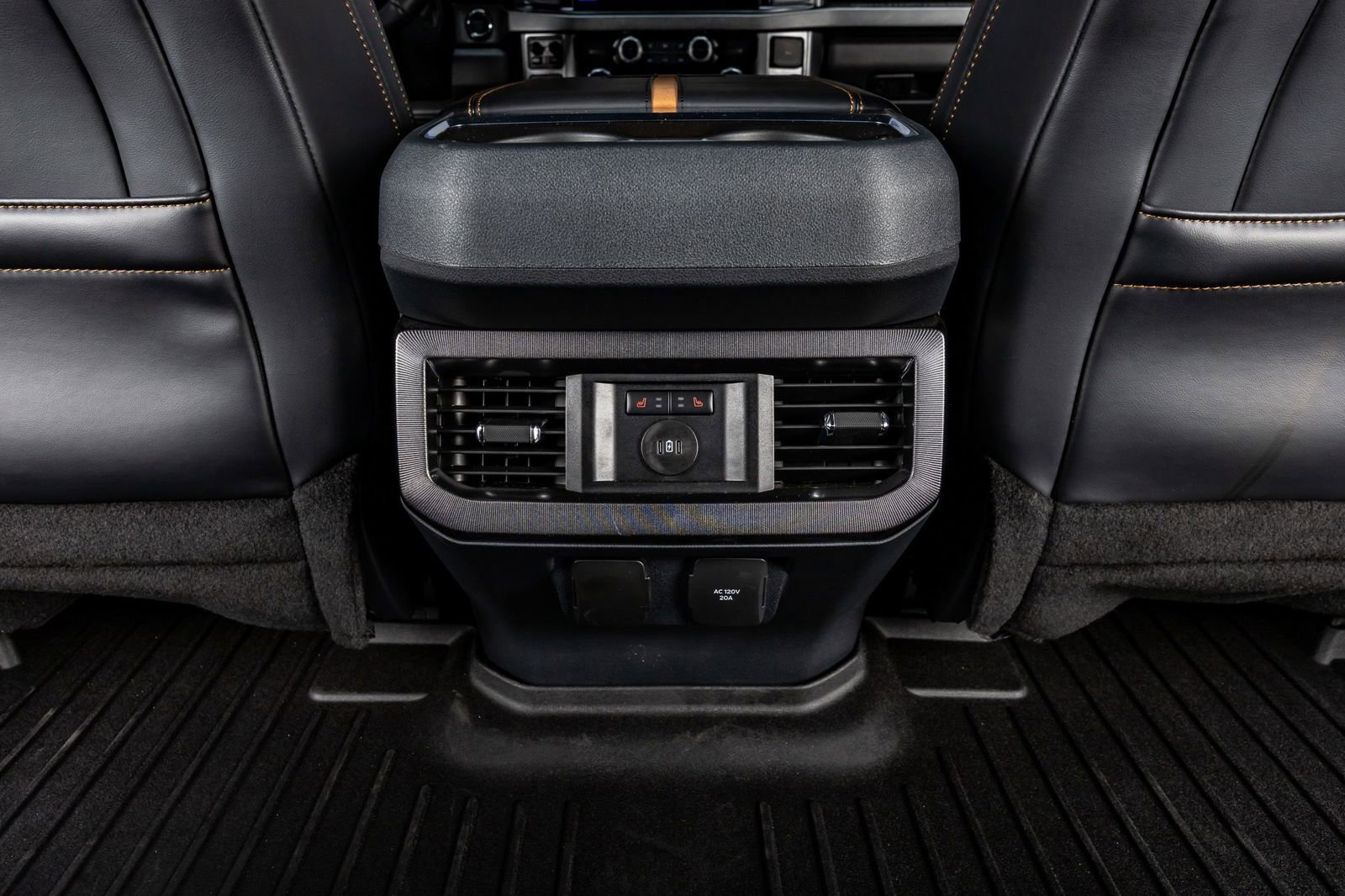 Used 2024 Ford F350 Platinum image 32