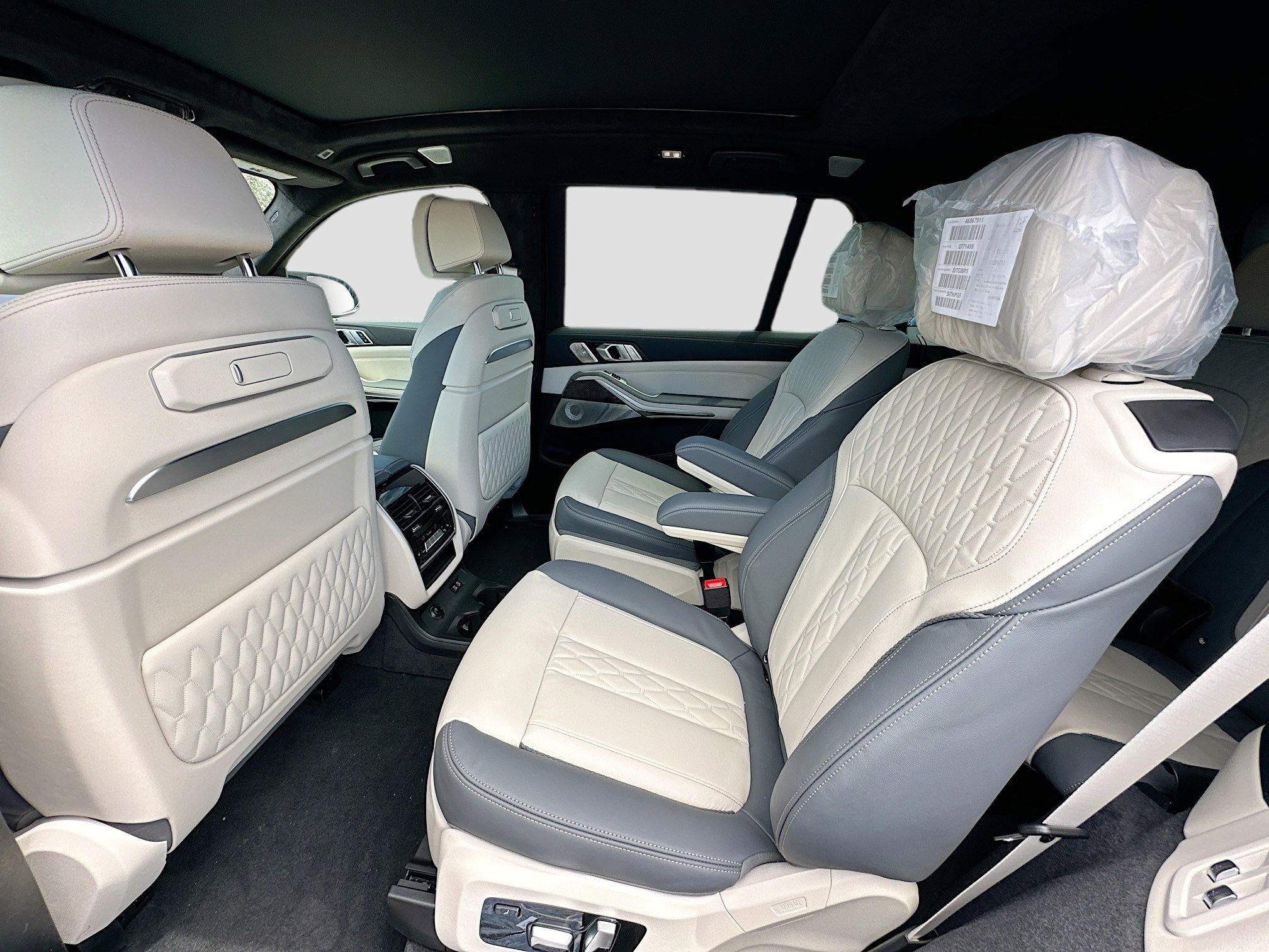 New 2026 BMW X7 M60i image 21