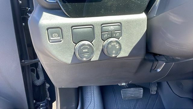Used 2023 Chevrolet Silverado 1500 LT RWD image 23