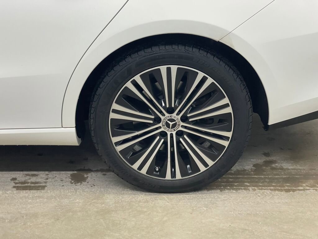 Used 2023 Mercedes-Benz CLA 250 4MATIC image 25