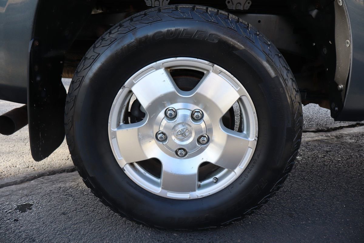 Used 2010 Toyota Tundra 4x4 CrewMax image 44