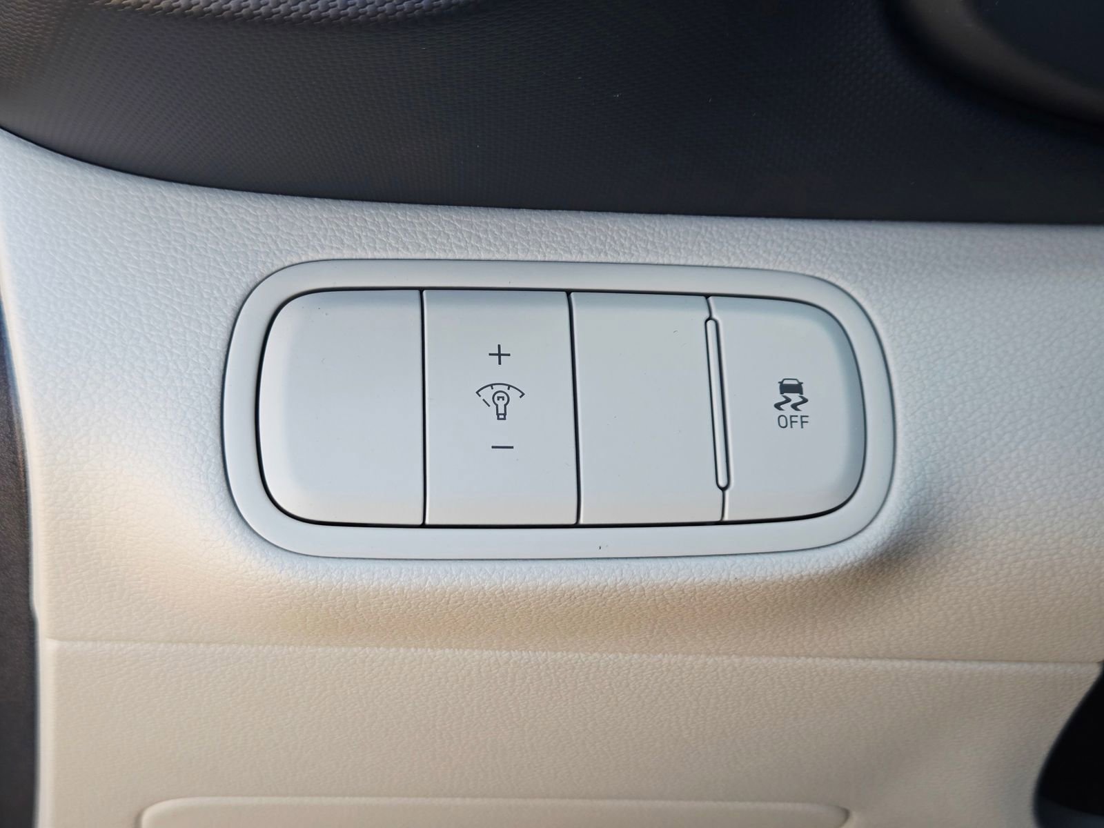 New 2026 Hyundai Venue SEL FWD image 15