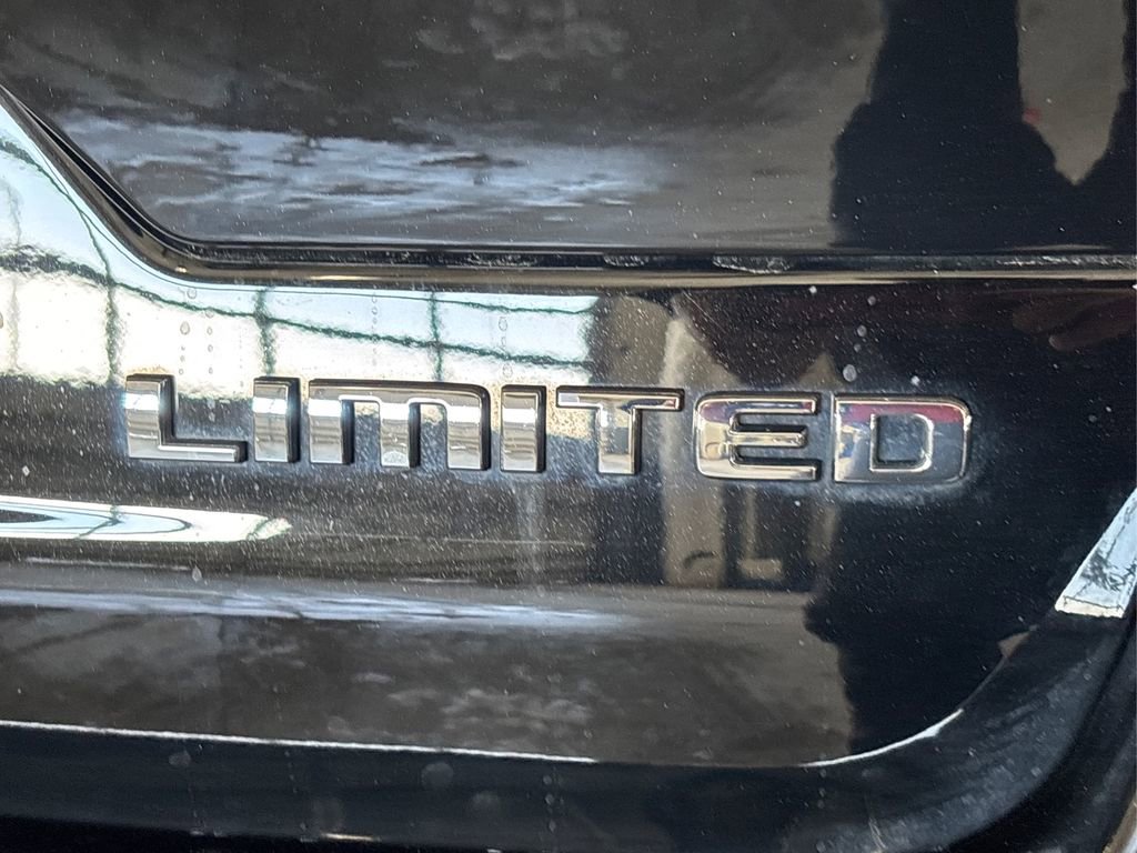 Used 2023 Jeep Grand Cherokee Limited w/ Luxury Tech Group II image 15