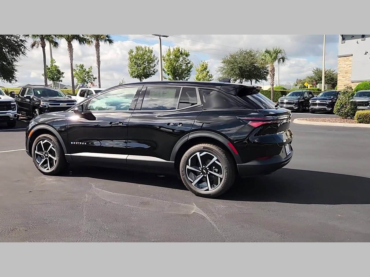 New 2026 Chevrolet Equinox EV LT image 17