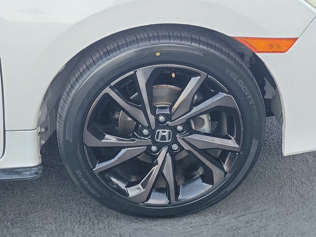 Used 2017 Honda Civic Sport image 6
