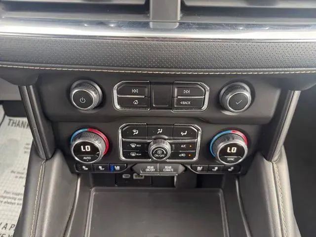 Used 2024 Chevrolet Suburban Premier AWD/4WD image 28