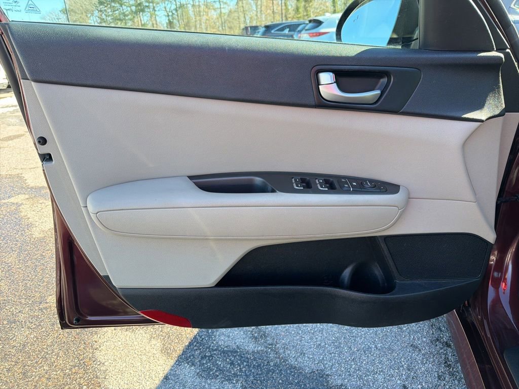 Used 2018 Kia Optima LX image 12