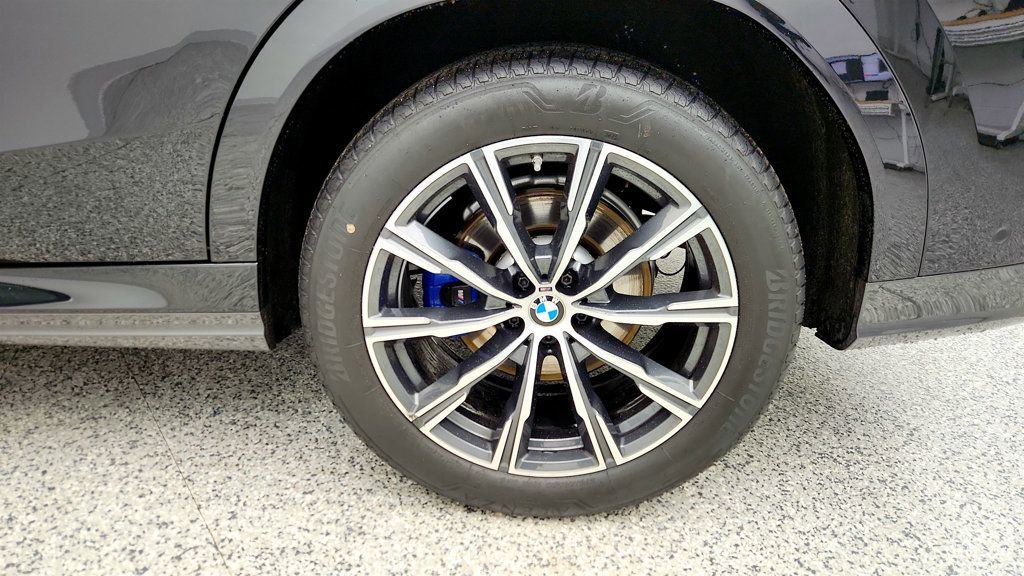 Used 2022 BMW X6 xDrive40i w/ Executive Package AWD/4WD image 9