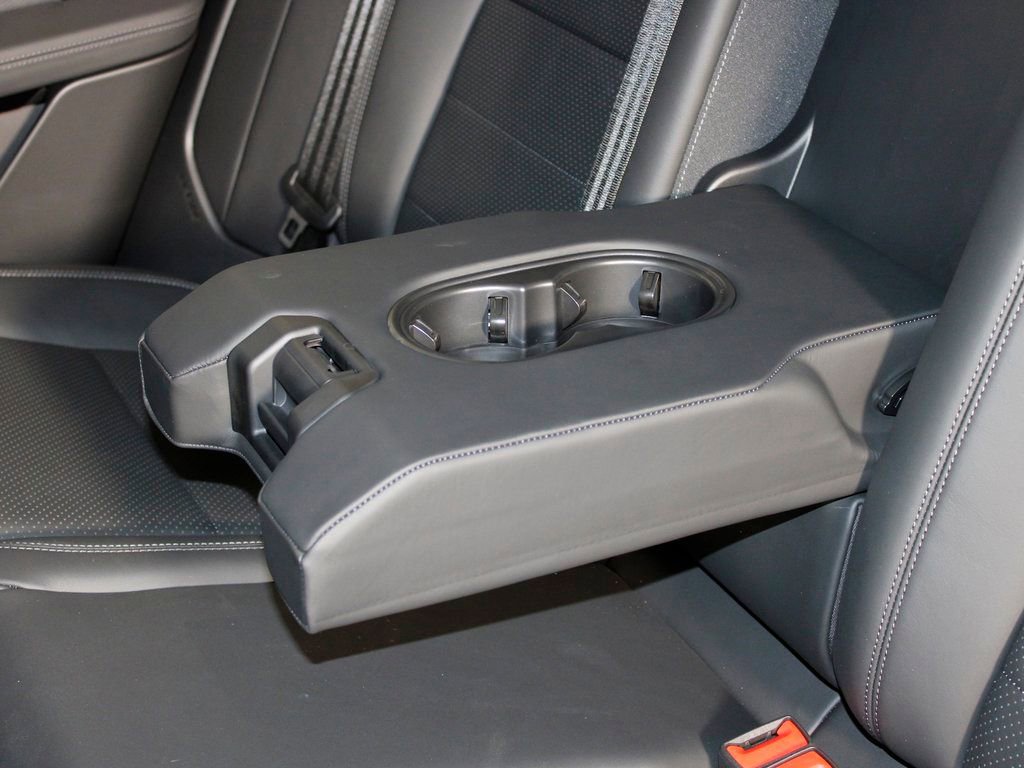 Certified 2025 Porsche Macan 4S Electric image 38