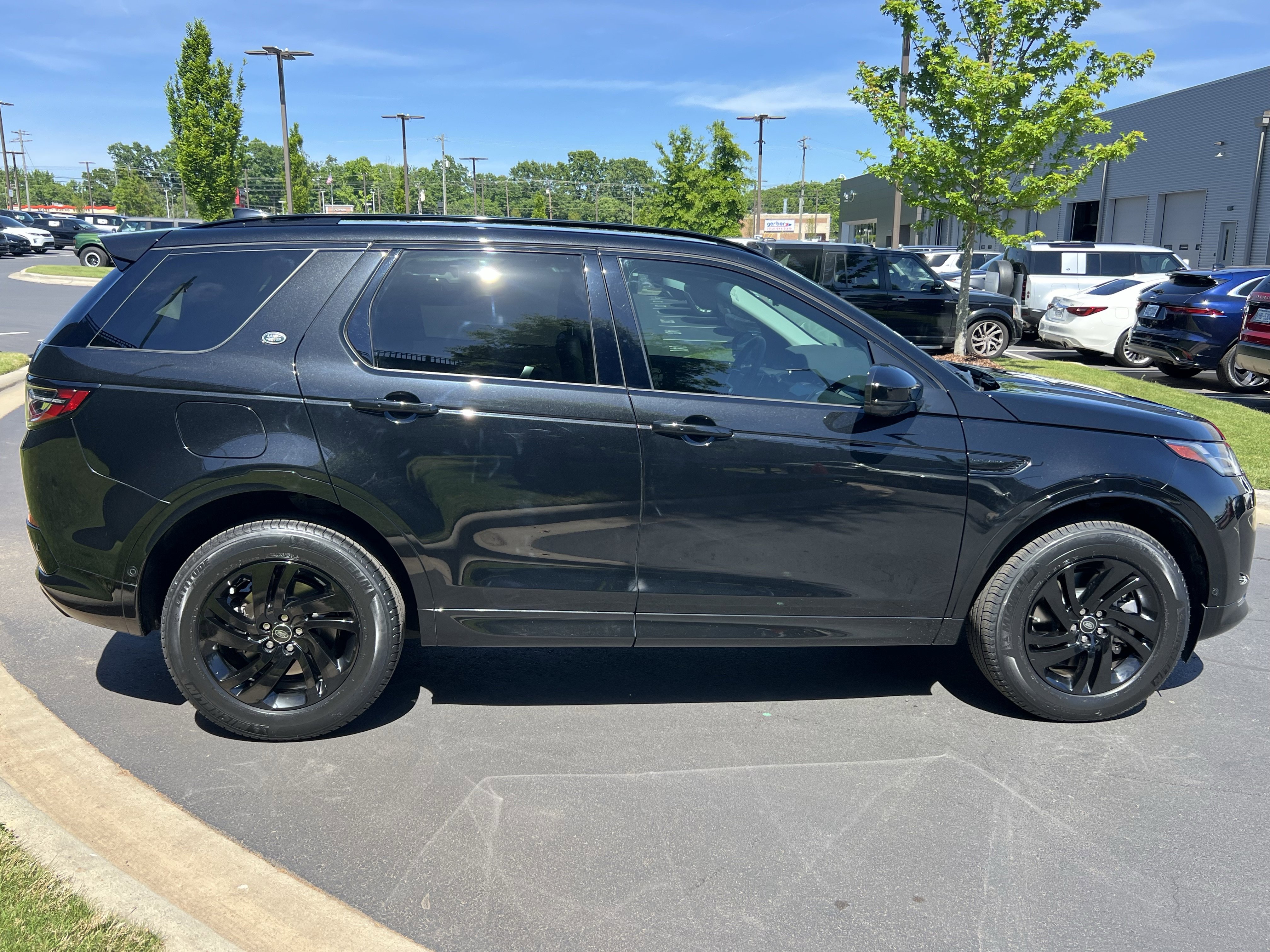 Certified 2025 Land Rover Discovery Sport S AWD/4WD image 8