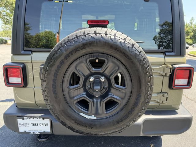 Used 2025 Jeep Wrangler Sport AWD/4WD image 31