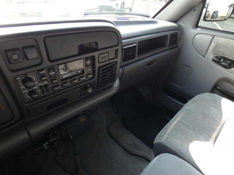 Used 1997 Dodge Ram 2500 Truck 2WD Club Cab image 13