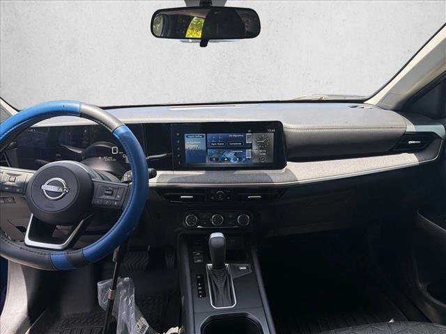 Used 2025 Nissan Kicks SV FWD image 9