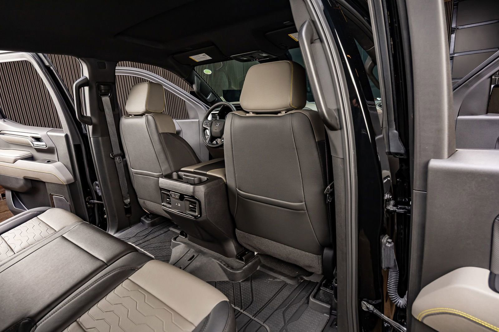 Used 2025 Chevrolet Silverado 1500 ZR2 image 32