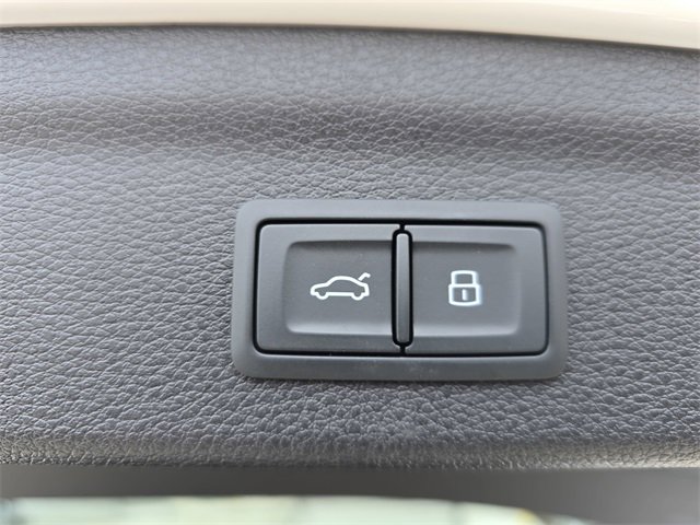 Used 2025 Audi Q3 2.0T Premium w/ Convenience Package image 16