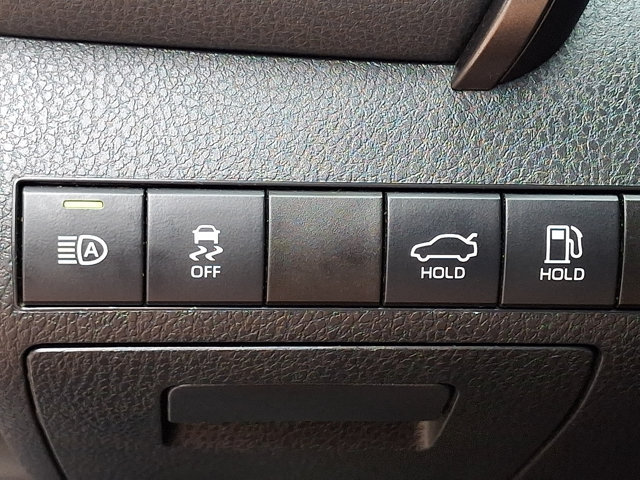 Used 2022 Toyota Camry SE w/ Carpet Mat Package (TMS) FWD image 24