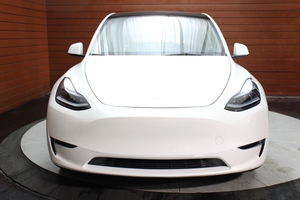 Used 2023 Tesla Model Y Long Range AWD/4WD image 2