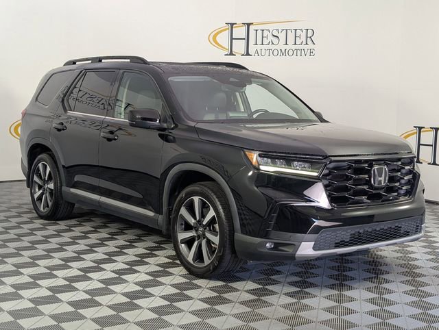Used 2023 Honda Pilot Touring image 2