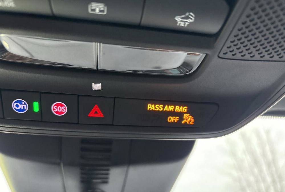 Used 2025 Chevrolet Traverse Z71 w/ LPO, Floor Liner Package image 10