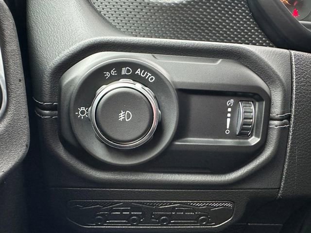 Used 2025 Jeep Wrangler Unlimited Rubicon image 16