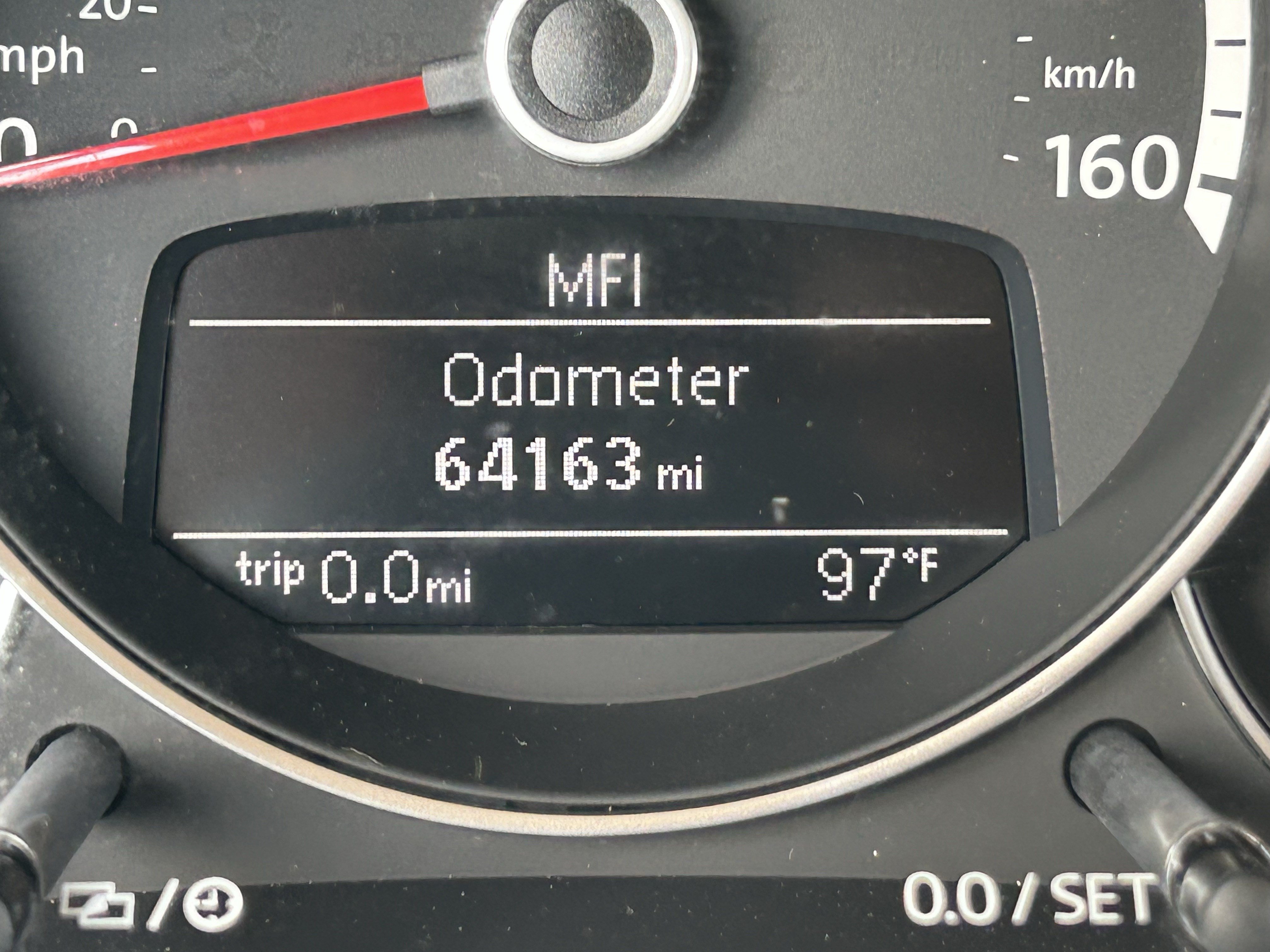 Used 2014 Volkswagen Beetle TDI FWD image 26