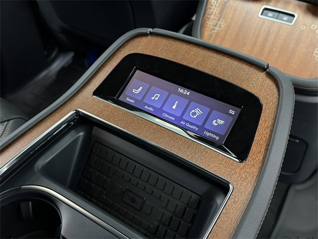 New 2025 Lincoln Navigator Black Label image 36